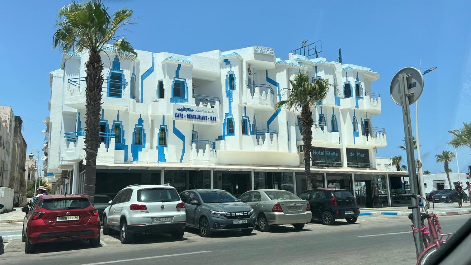 Hotel Etoile De Mer Мартил Екстериор снимка